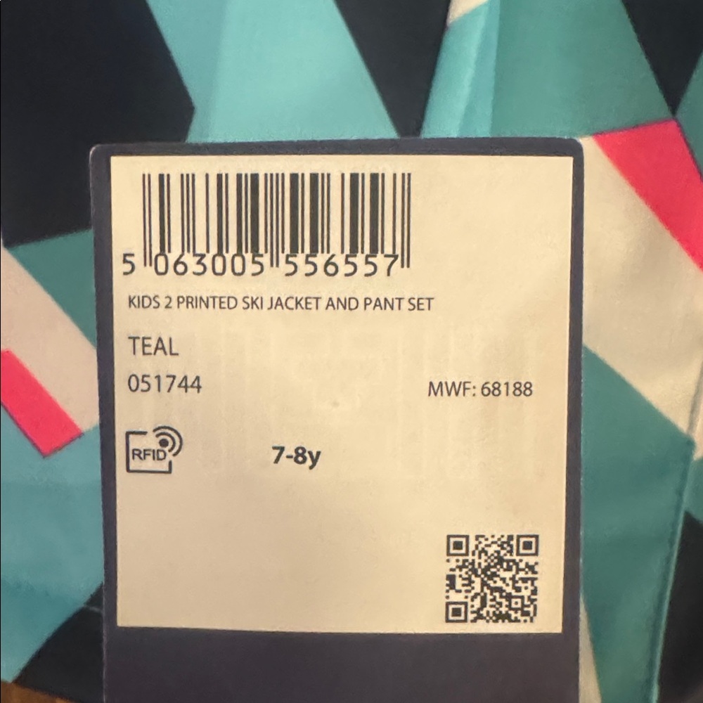 Geometric Patterned ski coat in Blue and Pink - Picture 3 of 6